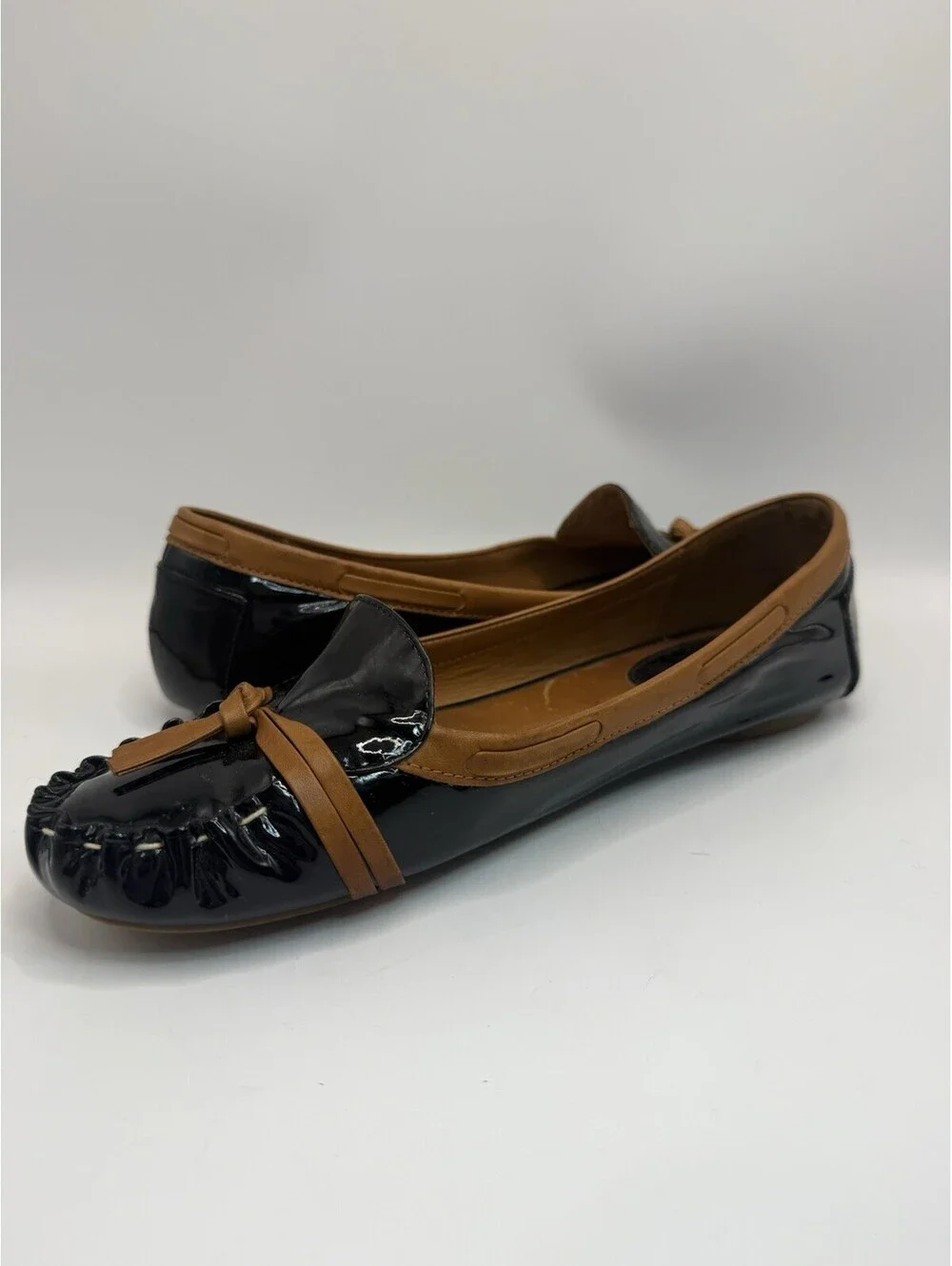 Kate Spade Black Patent Leather With Tan Leather Trim Moccasin Women Sz 8.5 US